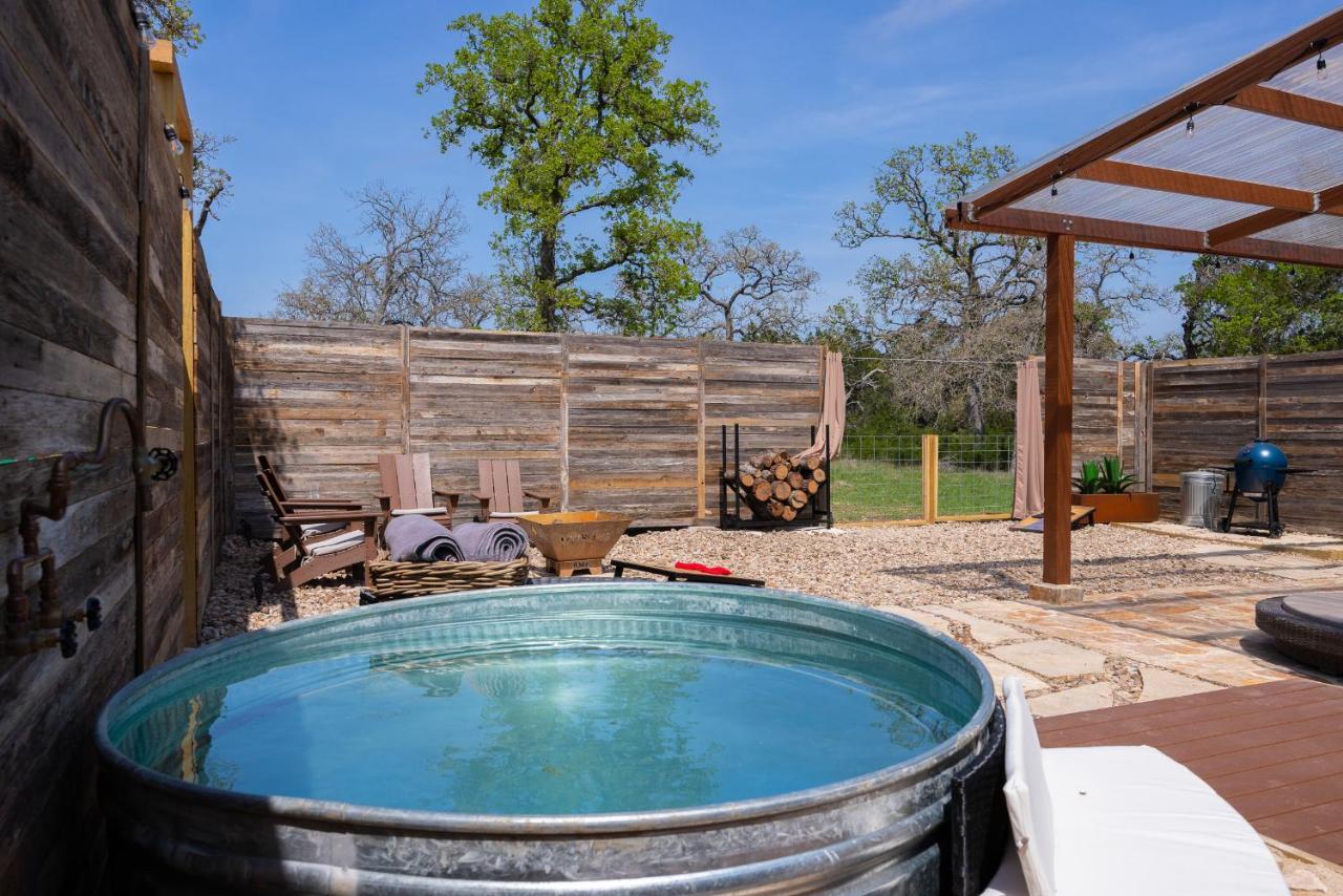 Romantic Tiny Luxury Retreat W Heated Pool, Sauna N Outdoor Shower In Wimberley 10 Acres Zewnętrze zdjęcie
