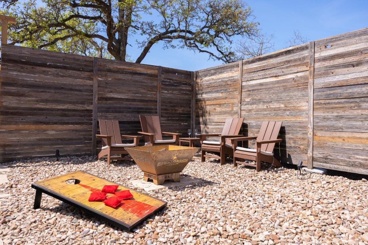 Romantic Tiny Luxury Retreat W Heated Pool, Sauna N Outdoor Shower In Wimberley 10 Acres Zewnętrze zdjęcie