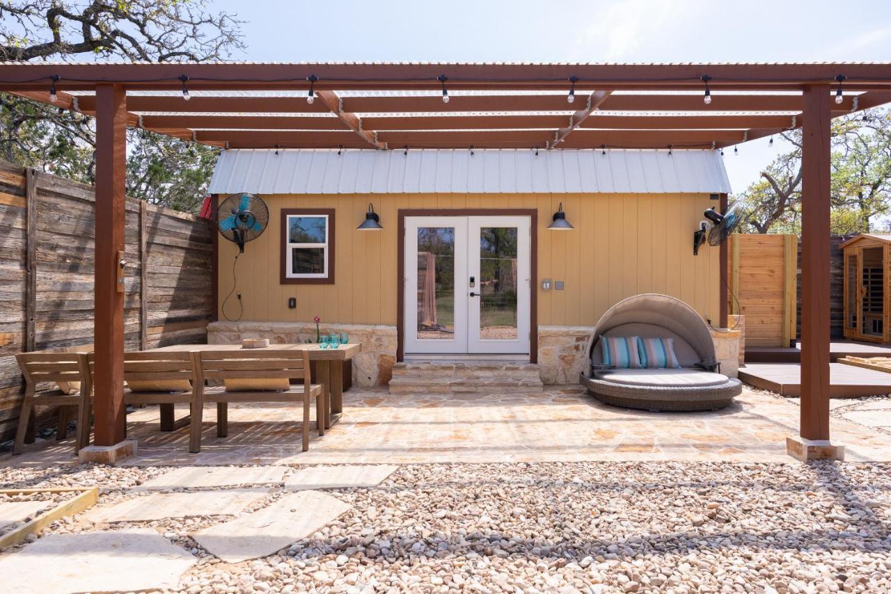 Romantic Tiny Luxury Retreat W Heated Pool, Sauna N Outdoor Shower In Wimberley 10 Acres Zewnętrze zdjęcie