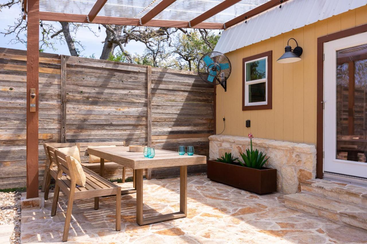 Romantic Tiny Luxury Retreat W Heated Pool, Sauna N Outdoor Shower In Wimberley 10 Acres Zewnętrze zdjęcie