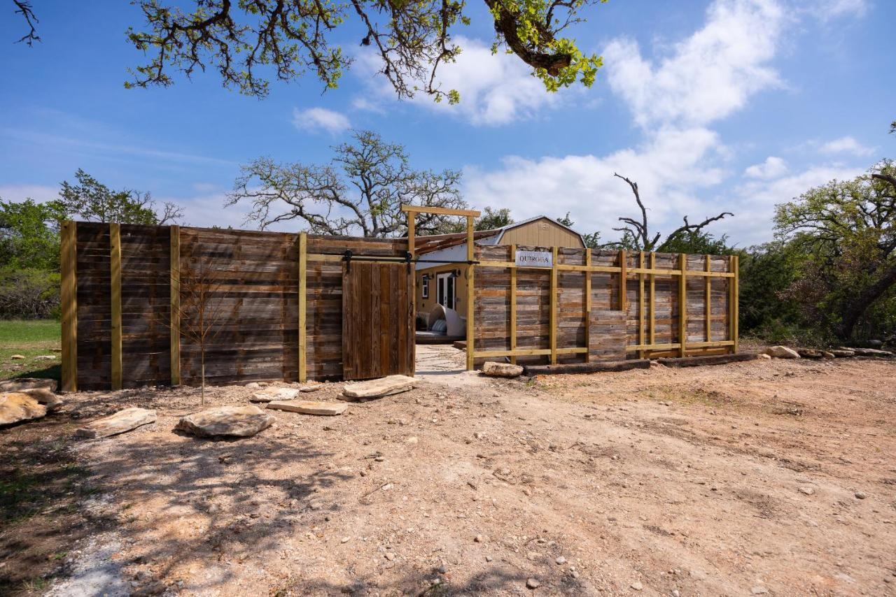 Romantic Tiny Luxury Retreat W Heated Pool, Sauna N Outdoor Shower In Wimberley 10 Acres Zewnętrze zdjęcie