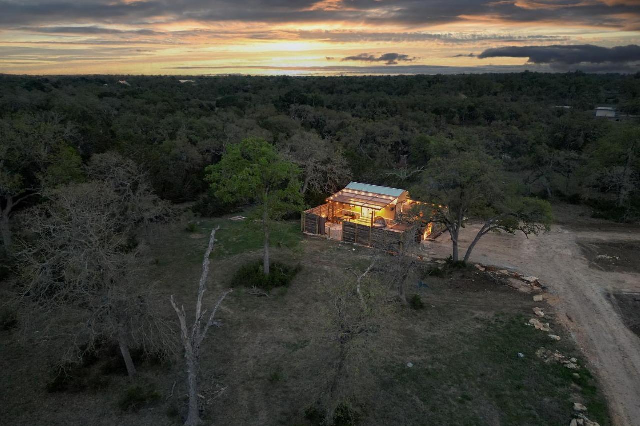 Romantic Tiny Luxury Retreat W Heated Pool, Sauna N Outdoor Shower In Wimberley 10 Acres Zewnętrze zdjęcie