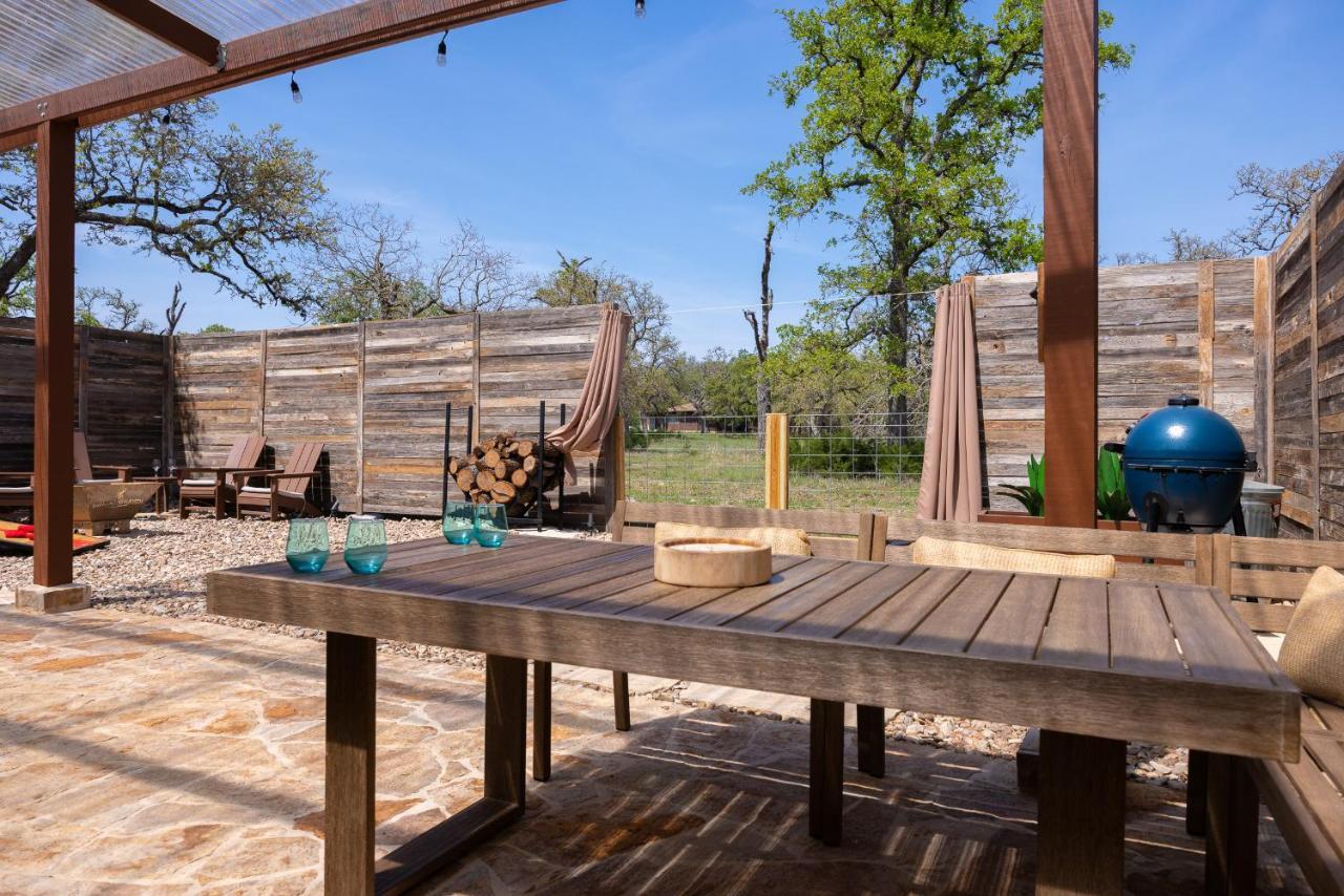 Romantic Tiny Luxury Retreat W Heated Pool, Sauna N Outdoor Shower In Wimberley 10 Acres Zewnętrze zdjęcie