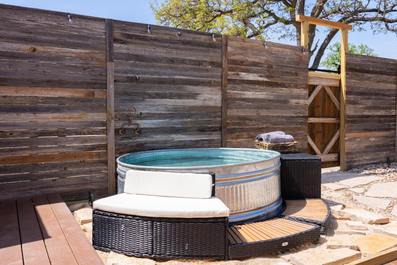 Romantic Tiny Luxury Retreat W Heated Pool, Sauna N Outdoor Shower In Wimberley 10 Acres Zewnętrze zdjęcie