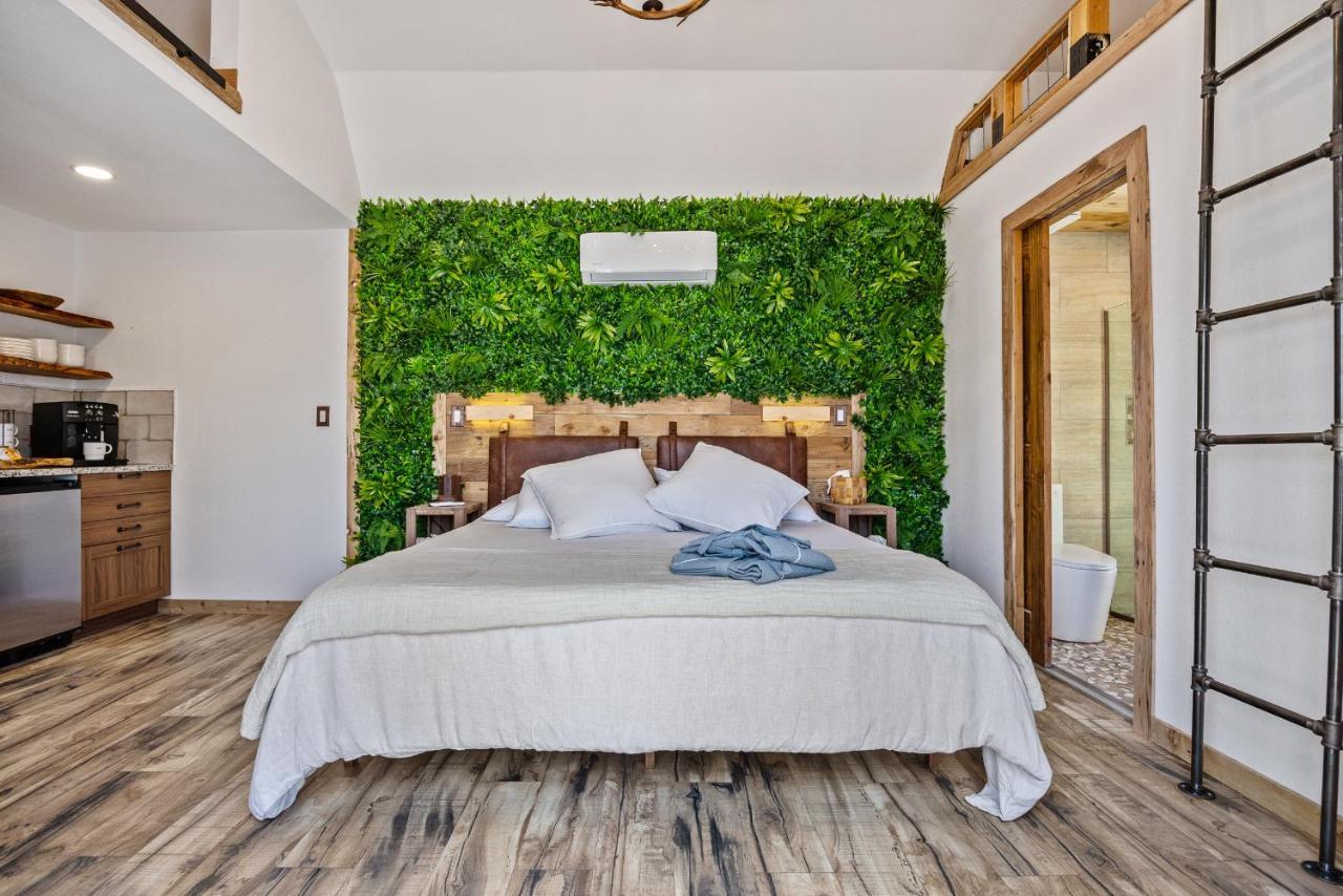 Romantic Tiny Luxury Retreat W Heated Pool, Sauna N Outdoor Shower In Wimberley 10 Acres Zewnętrze zdjęcie