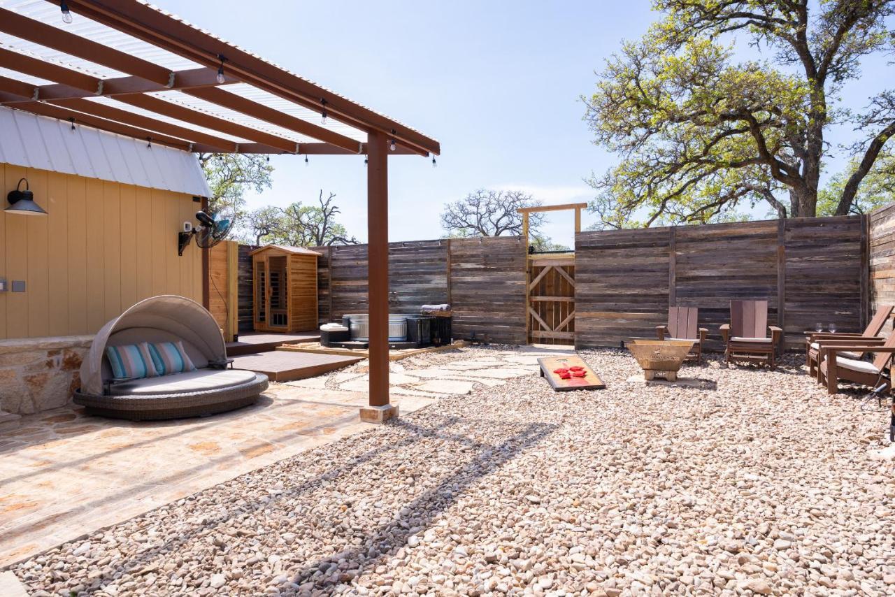 Romantic Tiny Luxury Retreat W Heated Pool, Sauna N Outdoor Shower In Wimberley 10 Acres Zewnętrze zdjęcie