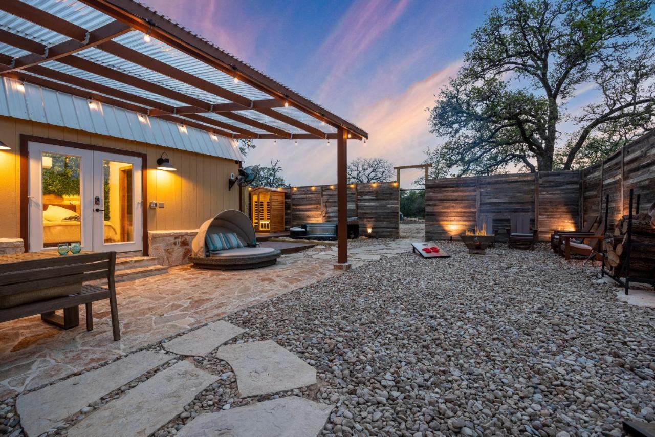 Romantic Tiny Luxury Retreat W Heated Pool, Sauna N Outdoor Shower In Wimberley 10 Acres Zewnętrze zdjęcie