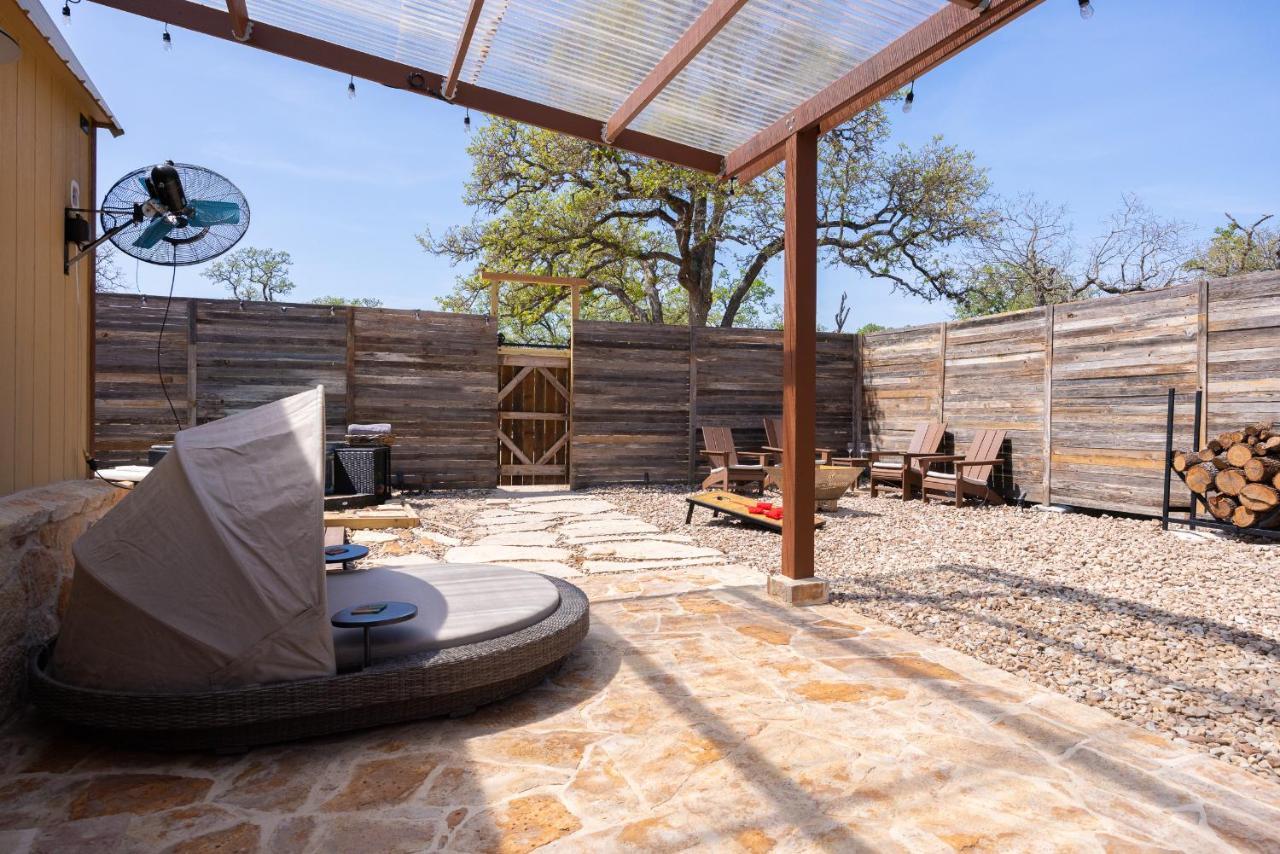 Romantic Tiny Luxury Retreat W Heated Pool, Sauna N Outdoor Shower In Wimberley 10 Acres Zewnętrze zdjęcie